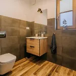 Domki Dolina Dunajca-Balia, Jacuzzi, Spa Nad Jeziorem شاليه